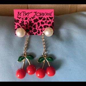 Betsey Johnson Rockabilly Style Earrings.🍒🍒